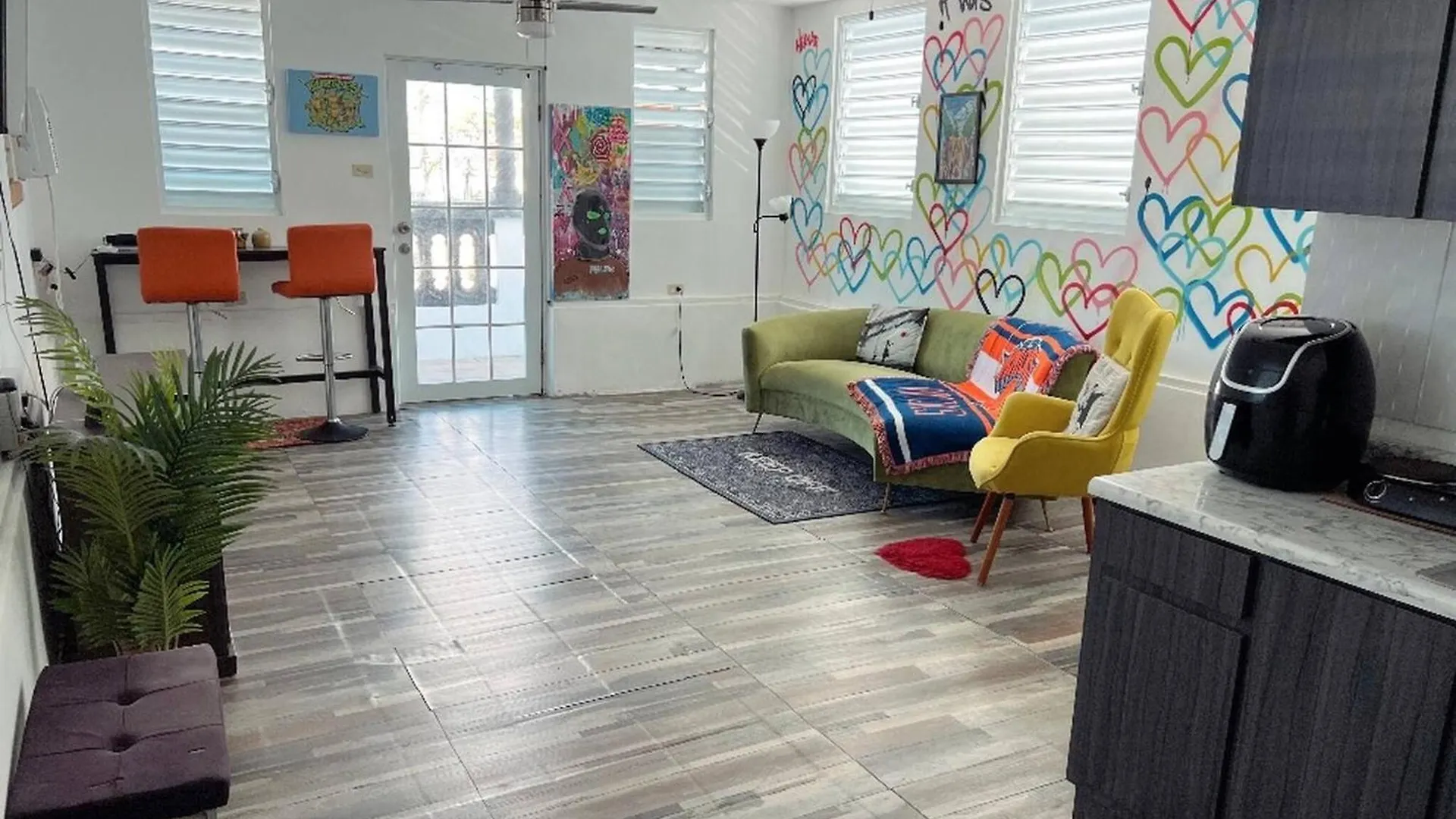 Art Deco Studio W Private Balcony Close To Beach San Juan Apartment