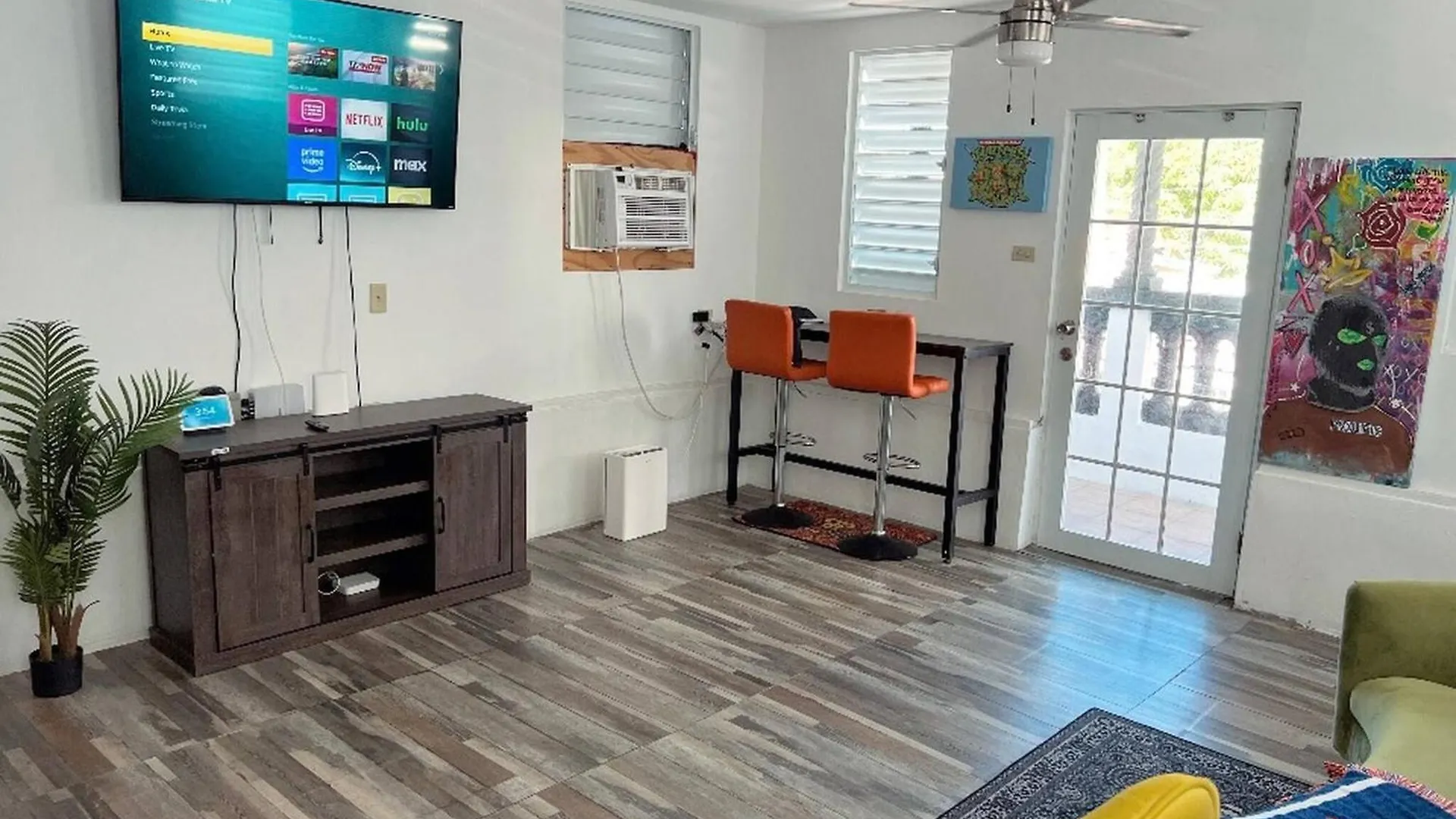 Art Deco Studio W Private Balcony Close To Beach San Juan